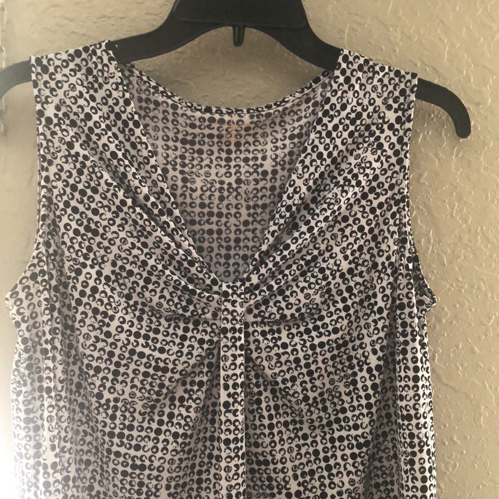 Worthington petite medium top. Black/White. Super light & soft. Worn once.